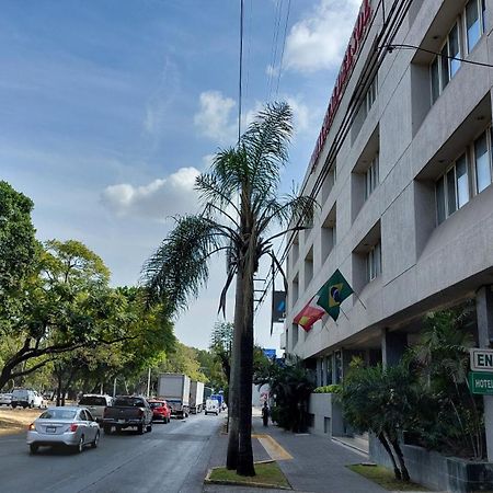 Hotel Real Del Sol - Zona Expo Industrial กัวดาลาฮารา ภายนอก รูปภาพ