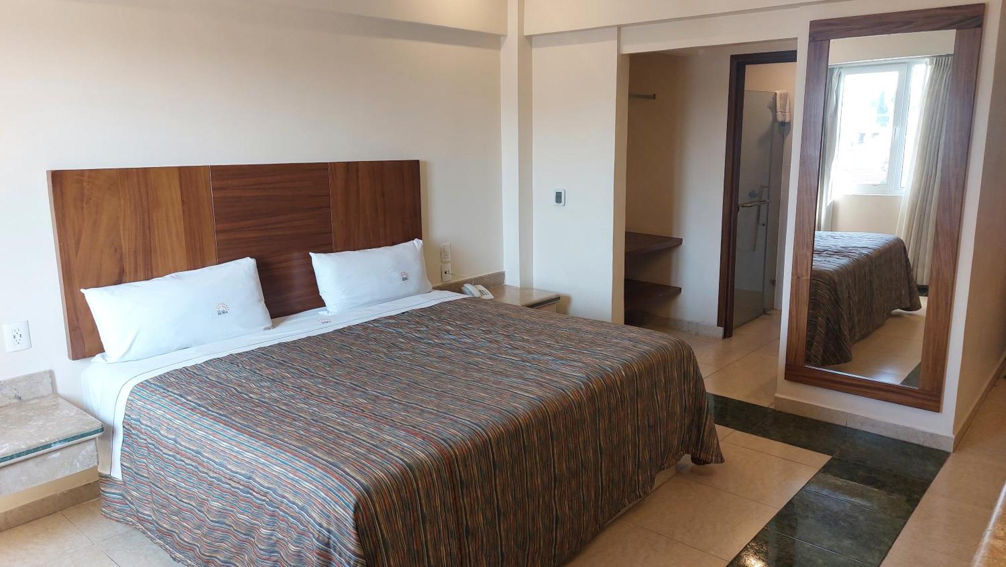 Hotel Real Del Sol - Zona Expo Industrial กัวดาลาฮารา ภายนอก รูปภาพ