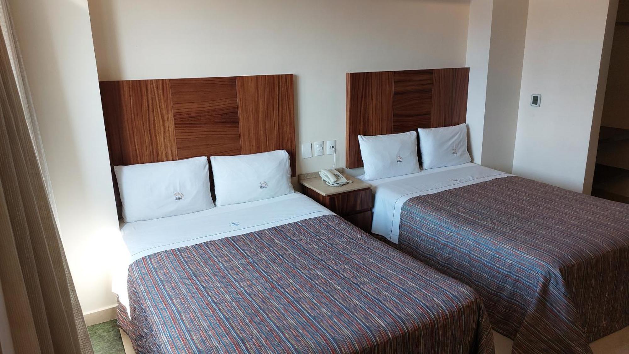 Hotel Real Del Sol - Zona Expo Industrial กัวดาลาฮารา ภายนอก รูปภาพ