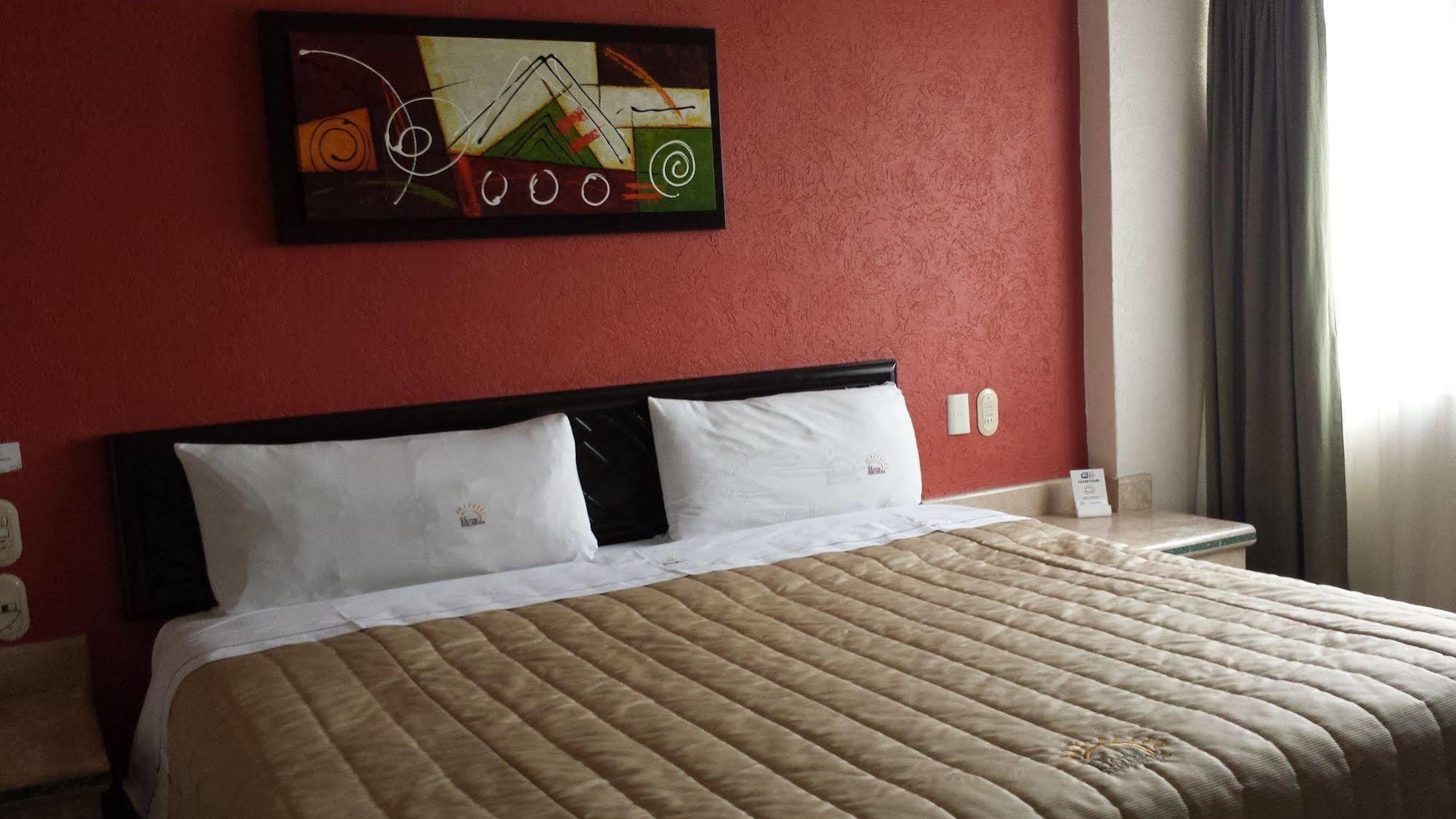 Hotel Real Del Sol - Zona Expo Industrial กัวดาลาฮารา ภายนอก รูปภาพ